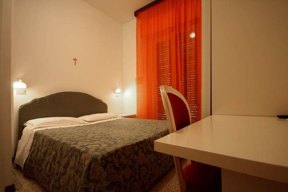 Albergo Leonarda Rimini Esterno foto