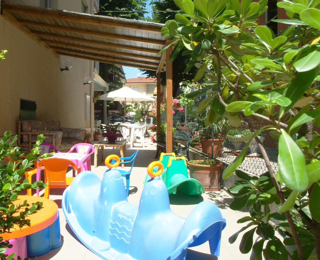 Albergo Leonarda Rimini Esterno foto