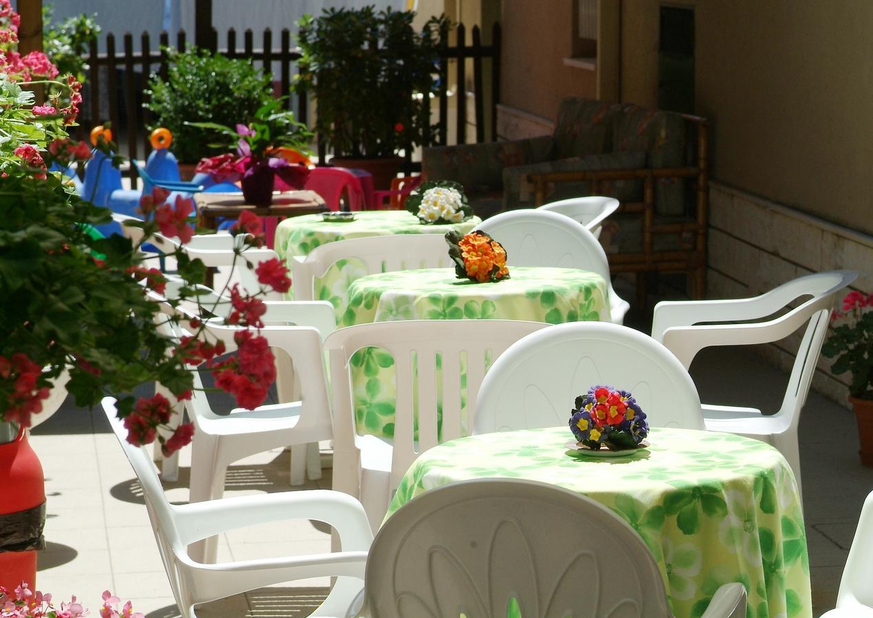 Albergo Leonarda Rimini Esterno foto