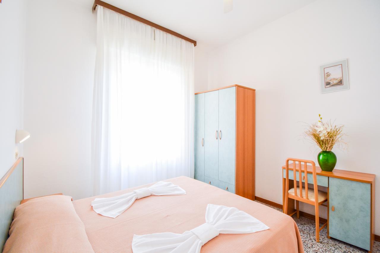 Albergo Leonarda Rimini Esterno foto