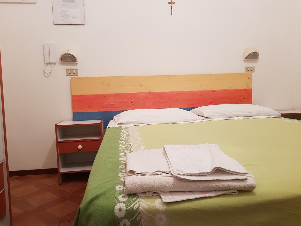 Albergo Leonarda Rimini Esterno foto