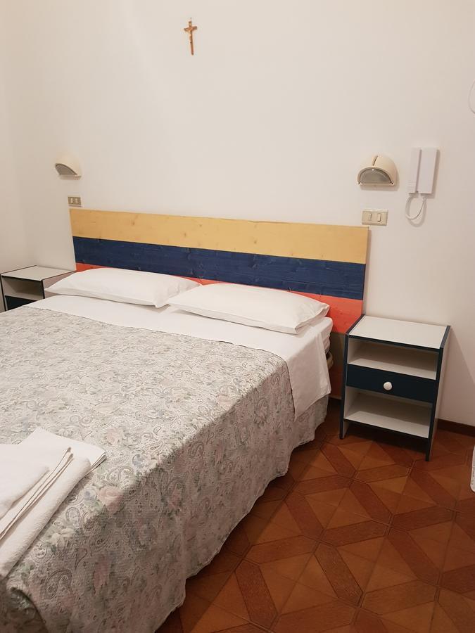 Albergo Leonarda Rimini Esterno foto