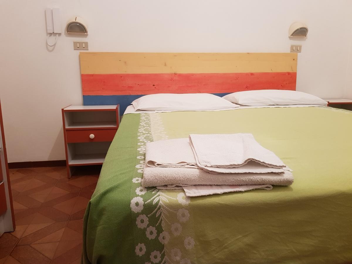 Albergo Leonarda Rimini Esterno foto