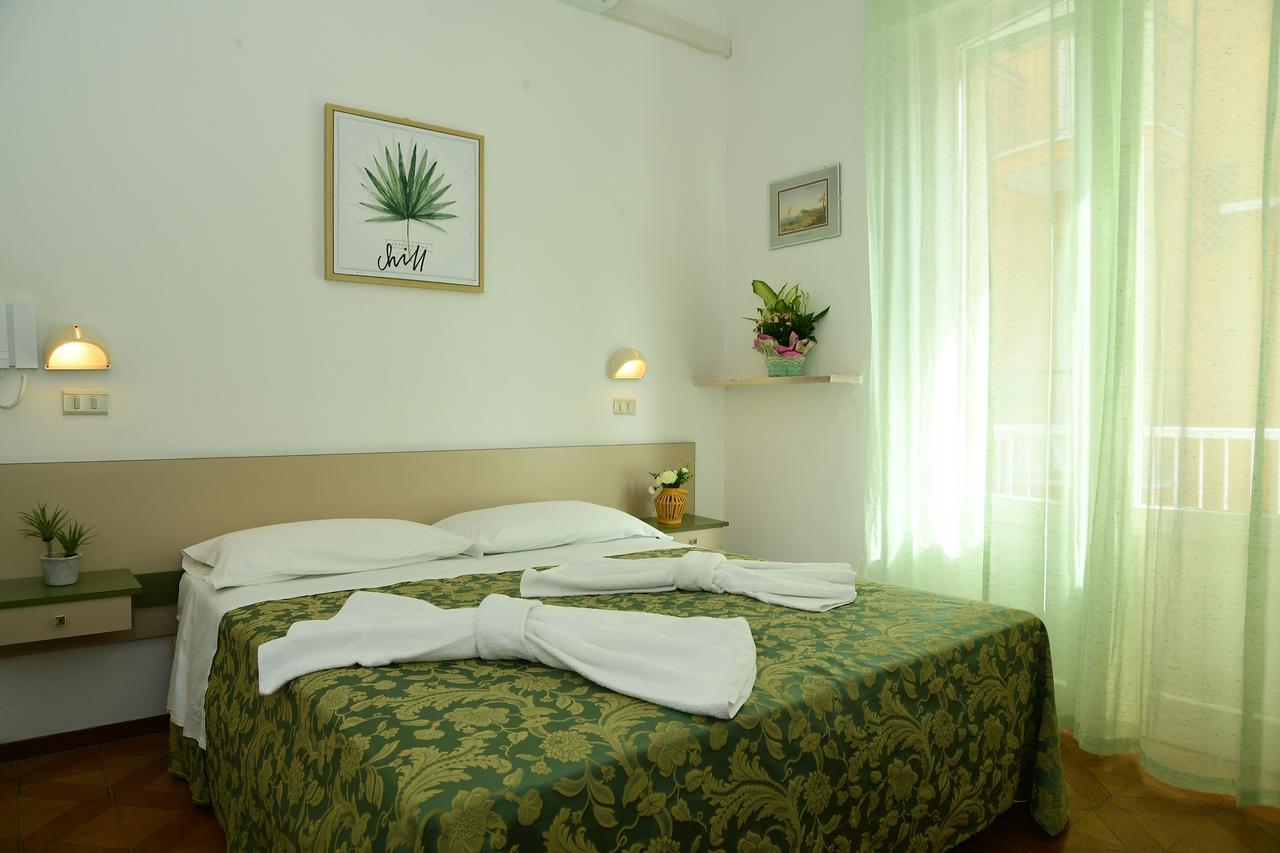 Albergo Leonarda Rimini Esterno foto