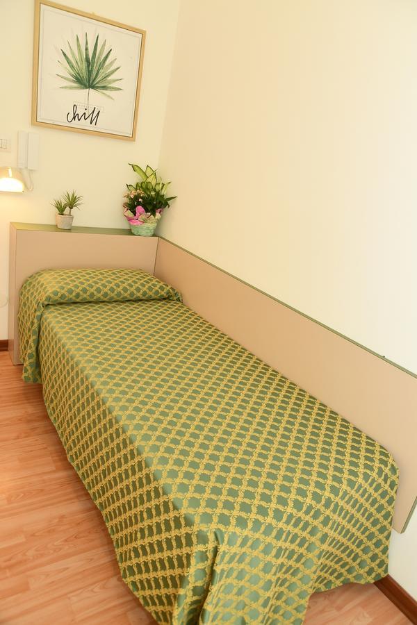 Albergo Leonarda Rimini Esterno foto