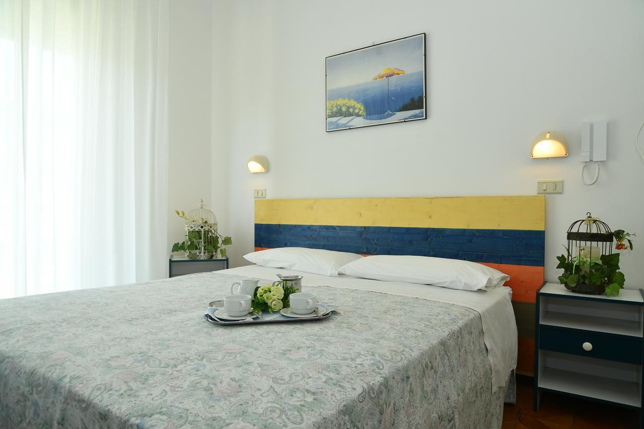 Albergo Leonarda Rimini Esterno foto