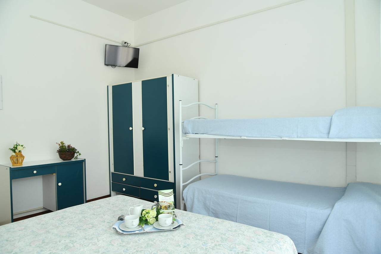Albergo Leonarda Rimini Esterno foto