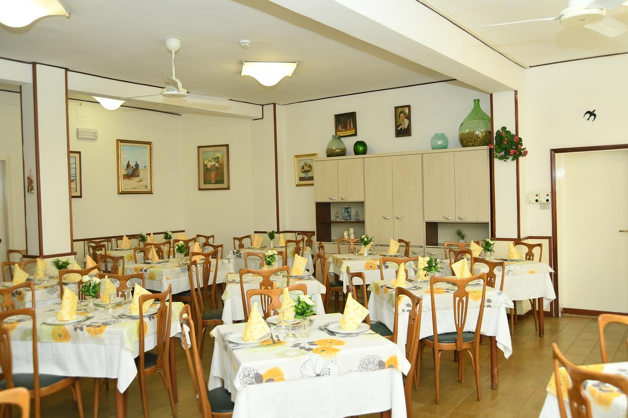 Albergo Leonarda Rimini Esterno foto