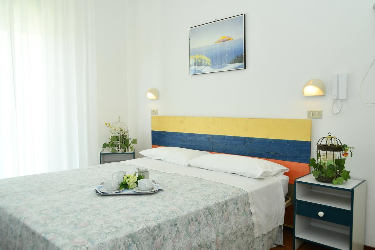 Albergo Leonarda Rimini Esterno foto